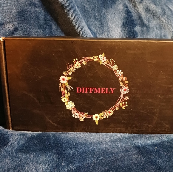 Jade Facial Roller Set - Picture 2 of 4